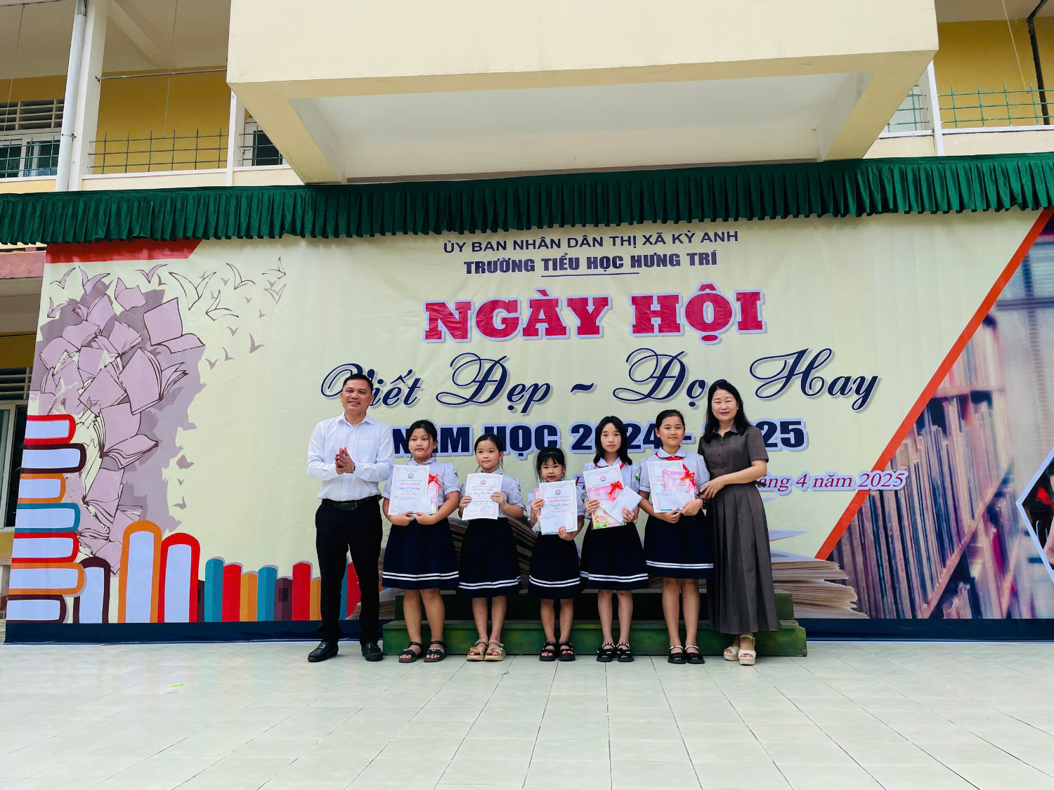 TRƯỜNG TIỂU HỌC HƯNG TRÍ TỔ CHỨC THÀNH CÔNG NGÀY HỘI: “VIẾT ĐẸP - ĐỌC HAY”