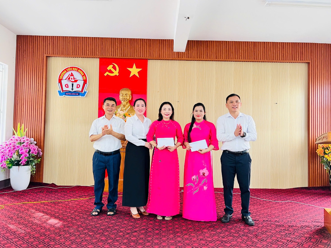 Trường Tiểu học Hưng Trí tổ chức Hội giảng chuyên đề thiết thực chào mừng Ngày Phụ nữ Việt Nam 20/10