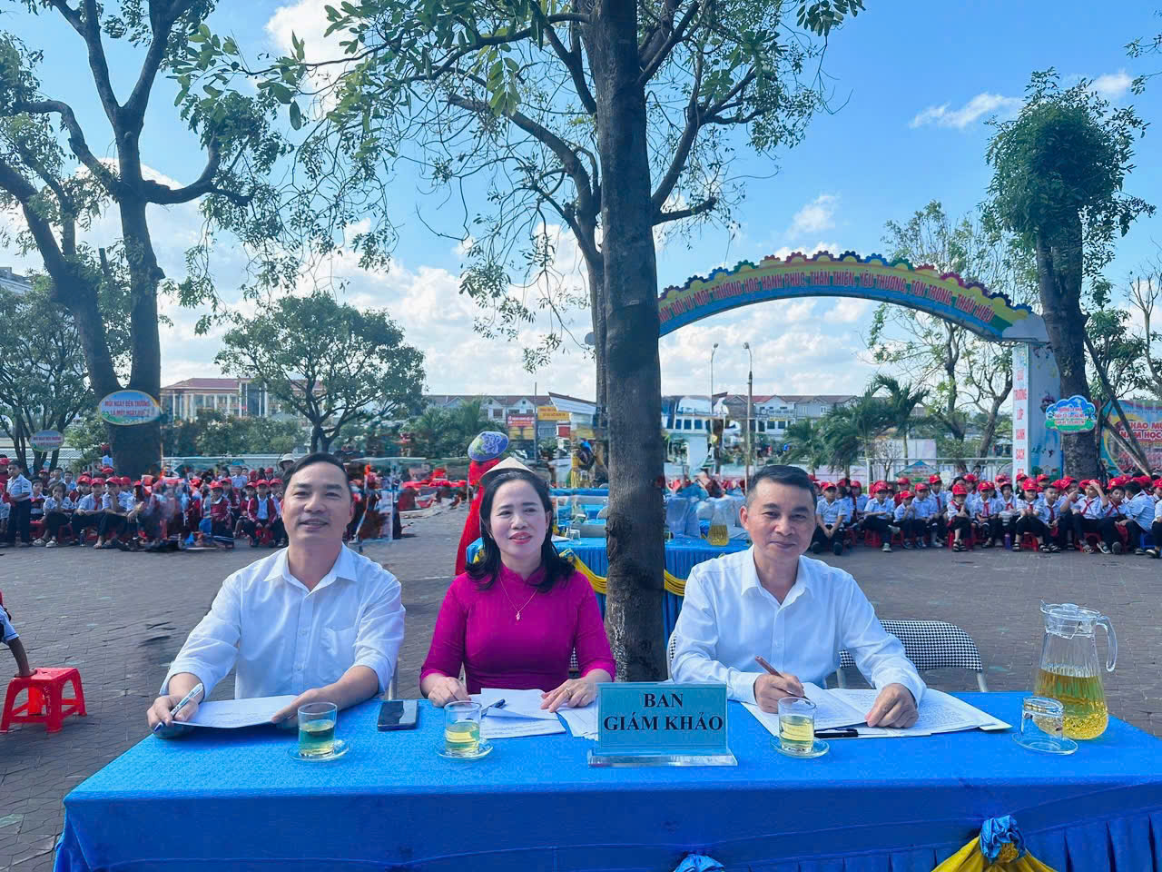 8 ảnh ban giám khảo