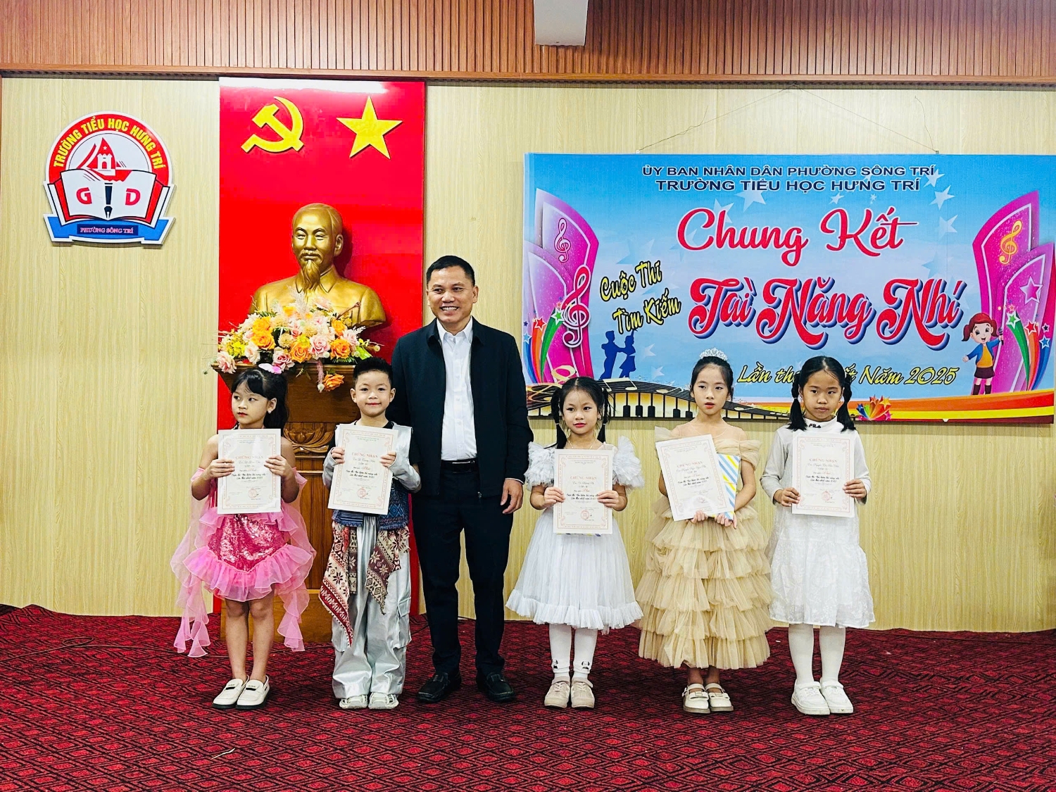 9 ảnh trao giải nhất